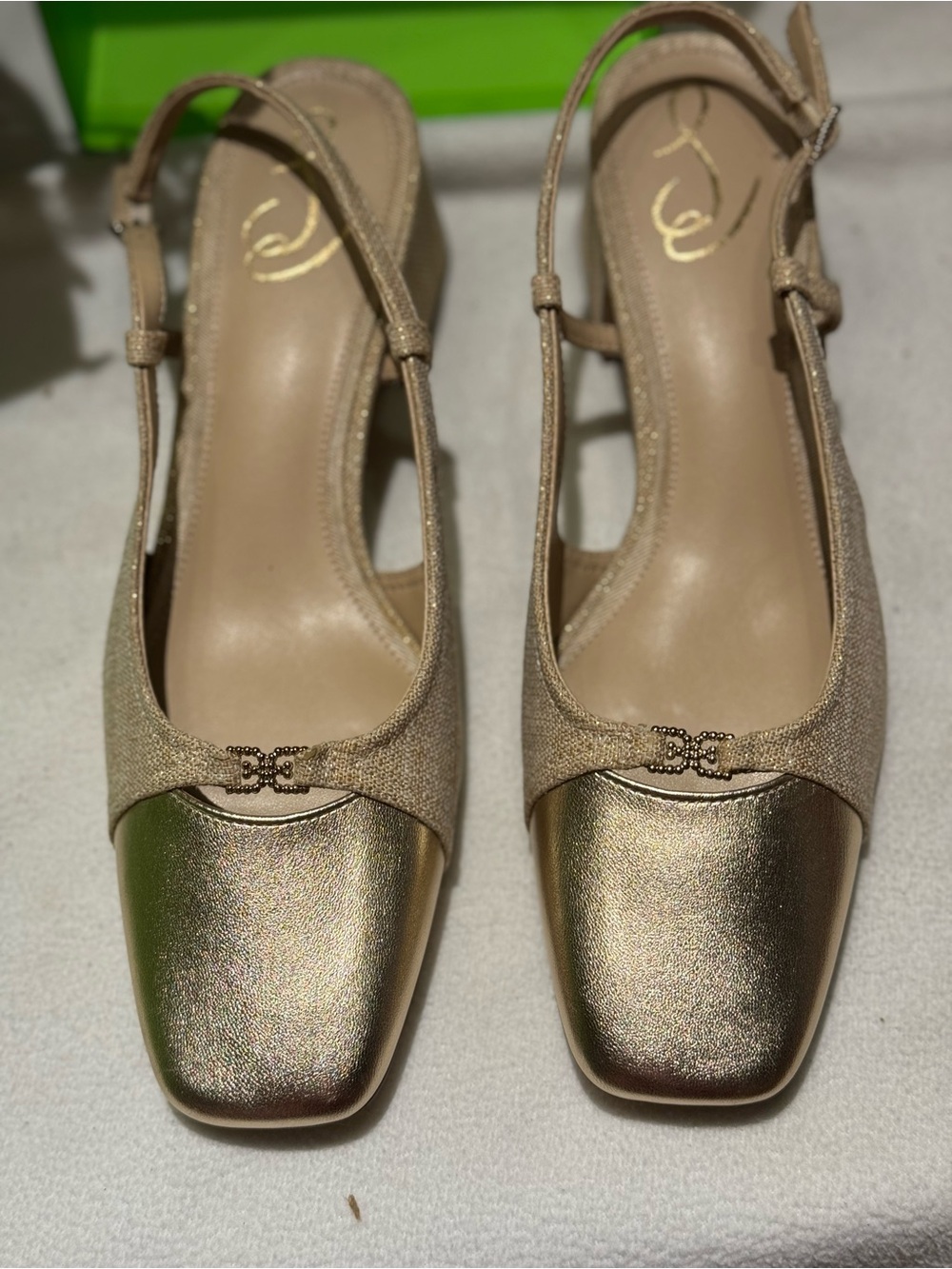 Sam Edelman Women's Tarra Pump Slingback in the Linen/Gold Leaf colorway S 8.5M